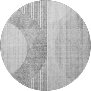 HomeRoots 8' Gray and Silver Geometric Washable Round Rug – Stylish, Durable, Stain-Resistant with UV Protection! 655743
