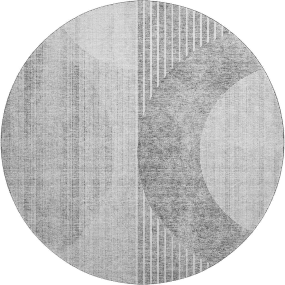 HomeRoots 8' Gray and Silver Geometric Washable Round Rug – Stylish, Durable, Stain-Resistant with UV Protection! 655743