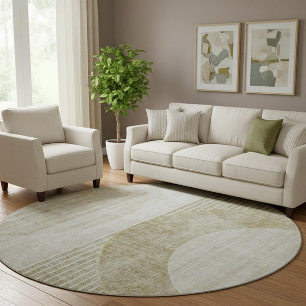 HomeRoots 8' Taupe and Beige Geometric Washable Round Rug - UV Protected, Family-Friendly, Modern Style! 655755