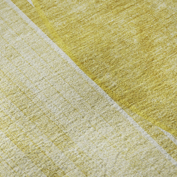 HomeRoots 8' Wheat Gold & Ivory Geometric Round Rug - Washable, UV Protected, Durable for Busy Homes & Pets 655761