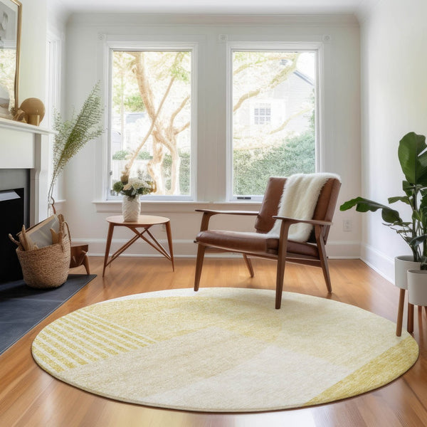 HomeRoots 8' Gold and Ivory Geometric Round Rug - Washable, UV Protected, Durable, Stylish for Any Room 655839
