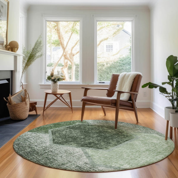 HomeRoots 8' Olive Green Geometric Washable Round Rug - Stylish, Durable & UV-Protected for High-Traffic Areas 655887