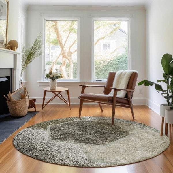 HomeRoots 8' Washable Round Rug with Taupe & Brown Geometric Design—Stain Resistant, UV Protected, Durable Style 655899
