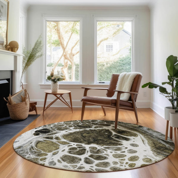 HomeRoots 8' Chocolate and Ivory Abstract Round Area Rug - Washable, UV-Protected, Durable for High Traffic Areas 656025