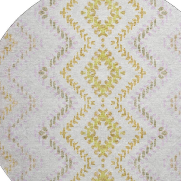 HomeRoots 8' Pearl Gold & Ivory Round Rug - Washable, Stain-Resistant, UV Protected for Stylish Homes 656091