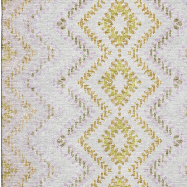 HomeRoots 8' X 10' Pearl Gold & Ivory Geometric Area Rug - Durable, Washable, UV-Protected & Pet-Friendly Design 656092