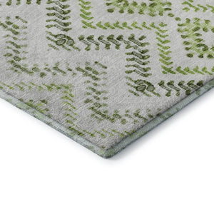HomeRoots 8' Artichoke Green Round Rug – Modern Geometric Design, Washable, UV Protected for Active Homes 656097