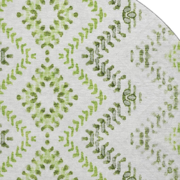 HomeRoots 8' Artichoke Green Round Rug – Modern Geometric Design, Washable, UV Protected for Active Homes 656097