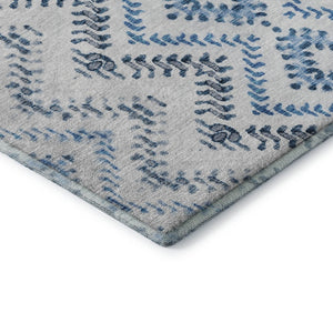 HomeRoots 8' Blue And Ivory Geometric Round Rug - Washable, UV Protected, Stain Resistant for High-Traffic Areas 656103