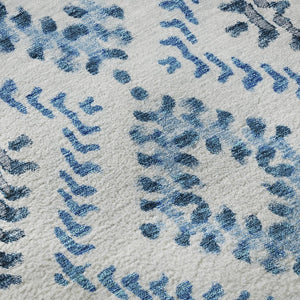 HomeRoots 8' Blue And Ivory Geometric Round Rug - Washable, UV Protected, Stain Resistant for High-Traffic Areas 656103