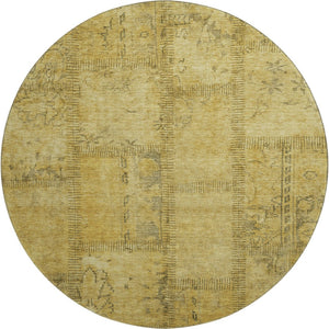 HomeRoots 8' Gold and Gray Patchwork Round Rug - Washable, UV-Protected, Stylish for Homes with Kids & Pets 656157