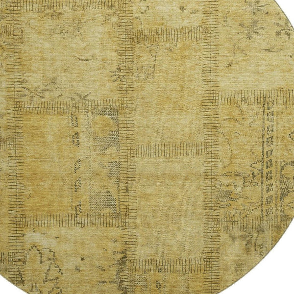 HomeRoots 8' Gold and Gray Patchwork Round Rug - Washable, UV-Protected, Stylish for Homes with Kids & Pets 656157
