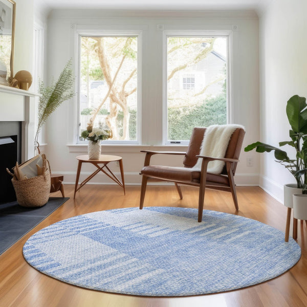 HomeRoots 8' Blue and Ivory Striped Washable Round Rug - Durable, UV-Protected, Stain-Resistant Design for Any Space 656199