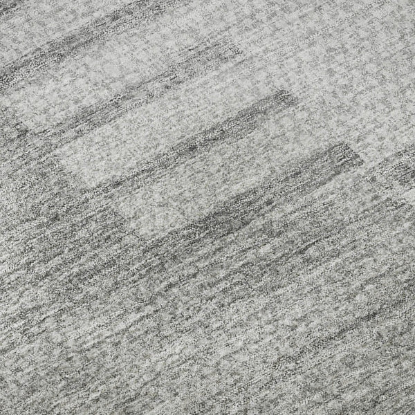 HomeRoots 8' Stylish Silver and Gray Striped Washable Round Rug – Durable, UV-Protected, Pet-Friendly Design 656229