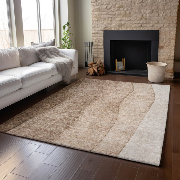 HomeRoots 5' X 8' Brown And Ivory Ombre Area Rug - Stylish, Washable, UV-Protected for Busy Homes with Kids & Pets 656342