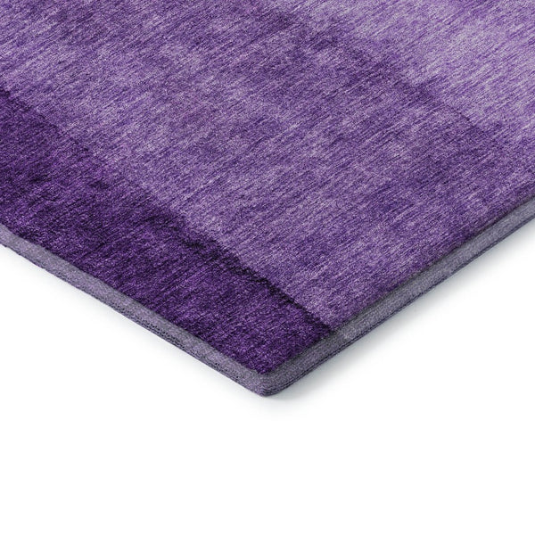 HomeRoots 8' Purple Ombre Round Rug - Washable, UV Protected, Stain Resistant for Modern Living Spaces 656367