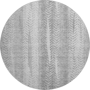 HomeRoots 8' Stylish Silver & Gray Striped Round Rug - Washable, UV Protected, Stain Resistant for Busy Homes 656540