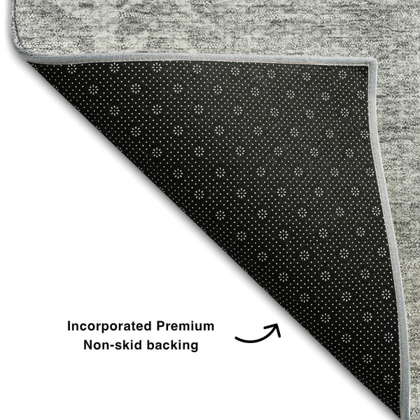 HomeRoots 8' Stylish Silver & Gray Striped Round Rug - Washable, UV Protected, Stain Resistant for Busy Homes 656540