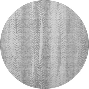HomeRoots 8' Stylish Silver & Gray Striped Round Rug - Washable, UV Protected, Stain Resistant for Busy Homes 656540