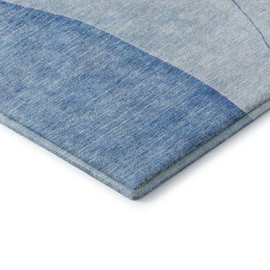 HomeRoots 5' Blue and Ivory Abstract Area Rug - Washable, UV Protected, Stain Resistant for High-Traffic Areas 656557