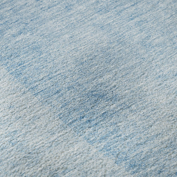HomeRoots 5' Blue and Ivory Abstract Area Rug - Washable, UV Protected, Stain Resistant for High-Traffic Areas 656557