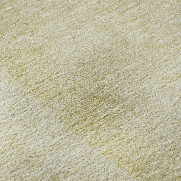 HomeRoots 8' Gold And Beige Washable Round Rug – Modern Abstract Design, UV Protected & Stain Resistant! 656570