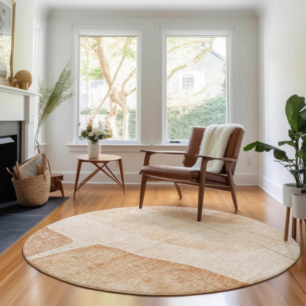 HomeRoots 8' Modern Terra Cotta & Beige Abstract Washable Round Rug with UV Protection for High-Traffic Homes 656594