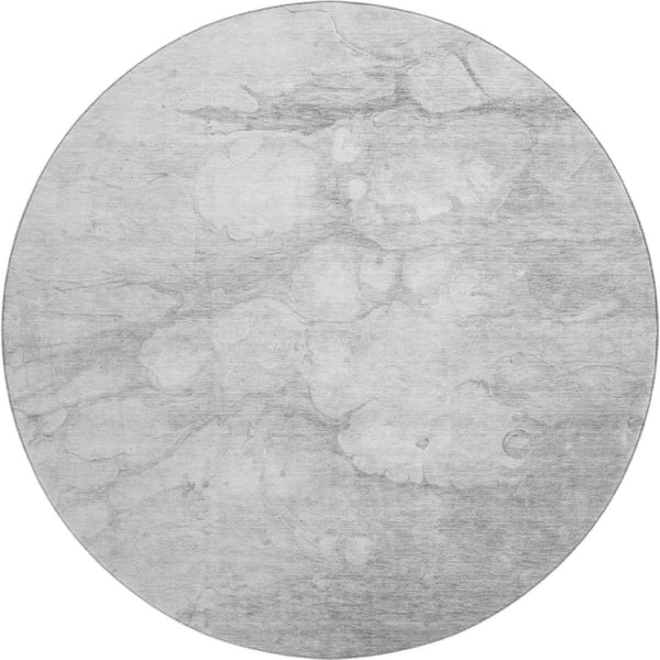 HomeRoots 8' Silver and Gray Abstract Round Rug - Washable, UV Protected, Perfect for High-Traffic Areas! 656774