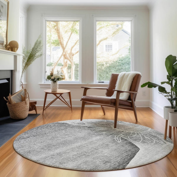 HomeRoots 8' Gray And Silver Floral Round Rug - Washable, UV Protected, Stain Resistant for Modern Spaces 656798