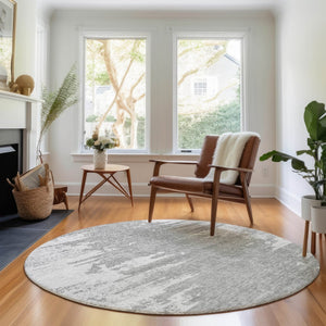 HomeRoots 8' Silver and Gray Abstract Washable Round Rug - UV Protection, Durable, Stain-Resistant Design! 656990