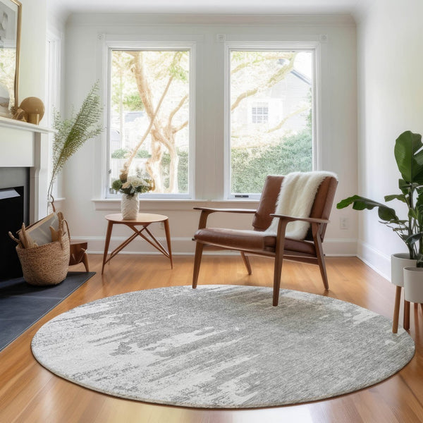 HomeRoots 8' Silver and Gray Abstract Washable Round Rug - UV Protection, Durable, Stain-Resistant Design! 656990