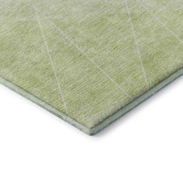 HomeRoots 8' Artichoke Green & Ivory Geometric Round Rug - Washable, UV-Protected, Durable, & Stylish Home Accent 657008