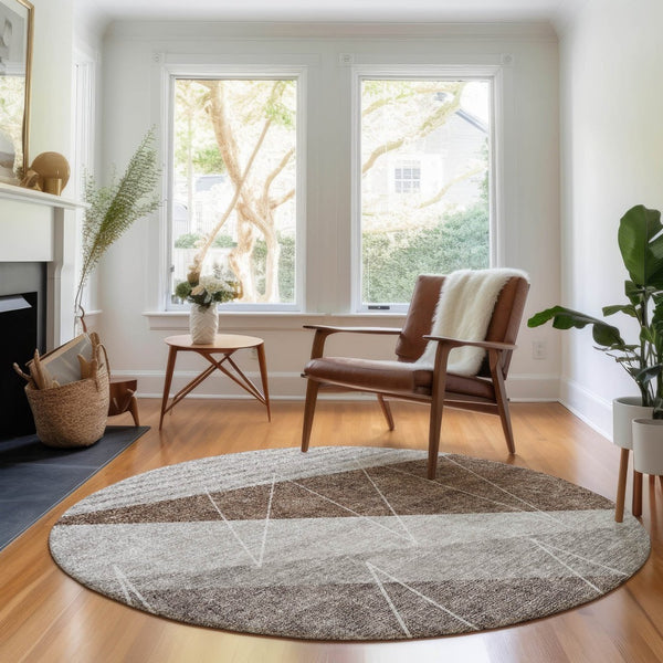 HomeRoots 8' Modern Geometric Round Rug in Gray, Brown & Ivory - Washable, UV Protected & Stain Resistant! 657020
