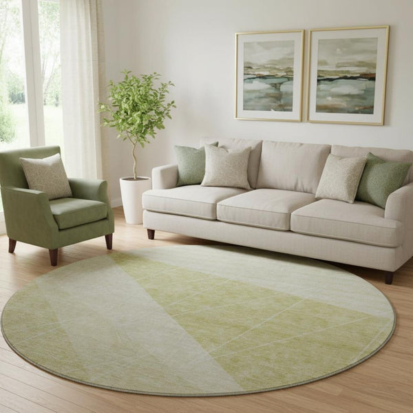 HomeRoots 8' Wheat Geometric Round Rug - Washable, UV-Protected, Durable & Stylish for Any Space or Patio 657050