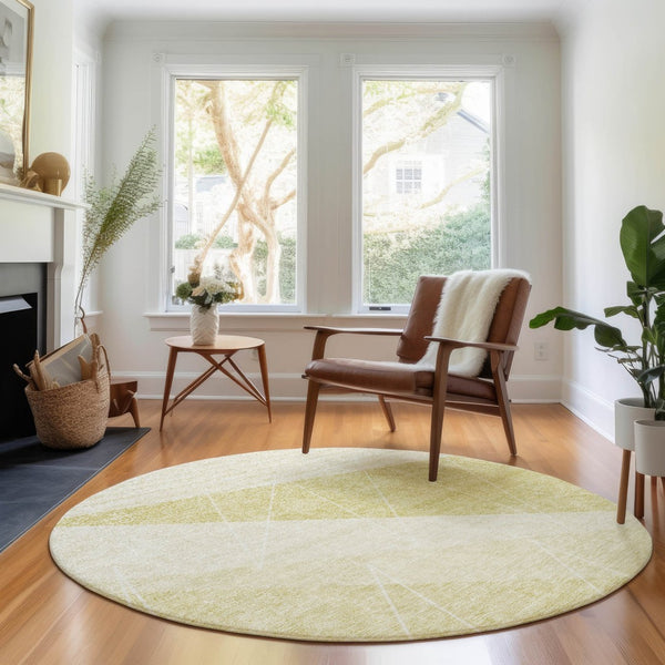 HomeRoots 8' Wheat Geometric Round Rug - Washable, UV-Protected, Durable & Stylish for Any Space or Patio 657050