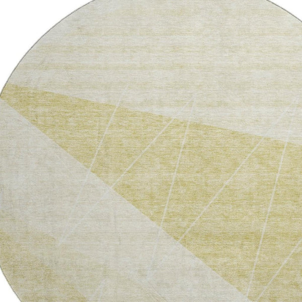 HomeRoots 8' Wheat Geometric Round Rug - Washable, UV-Protected, Durable & Stylish for Any Space or Patio 657050