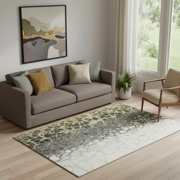 HomeRoots 5' X 8' Abstract Washable Area Rug in Beige, Gray & Ivory - UV Protection for Modern Living Spaces 657061