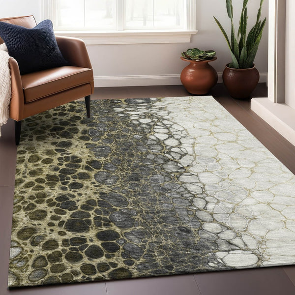 HomeRoots 8' X 10' Washable Abstract Area Rug in Beige, Gray & Ivory - Durable UV Protected Design for High-Traffic Areas 657063