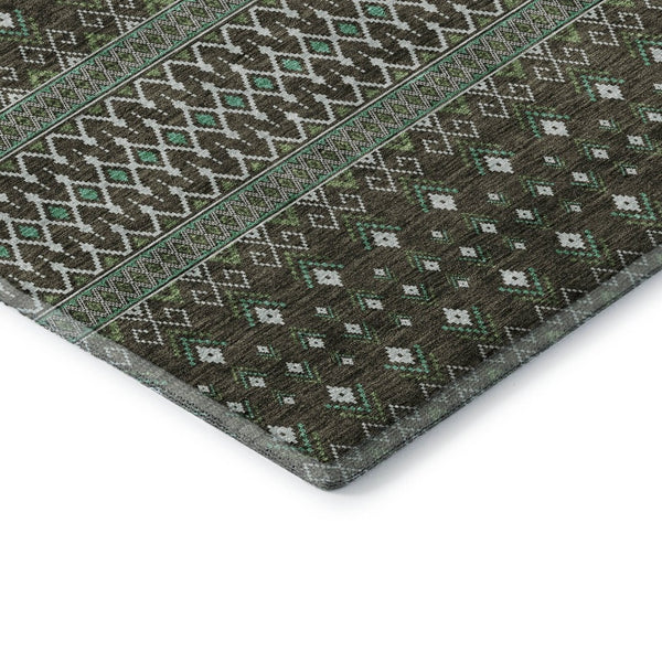 HomeRoots 8' Brown and Taupe Tribal Round Rug - UV Protected, Stain Resistant, Durable for Homes & Patios 657098