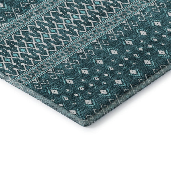 HomeRoots 8' Teal And Ivory Tribal Round Rug - Durable, UV-Protected, Stain-Resistant for Stylish Living Spaces 657140