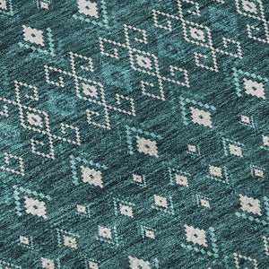 HomeRoots 8' Teal And Ivory Tribal Round Rug - Durable, UV-Protected, Stain-Resistant for Stylish Living Spaces 657140