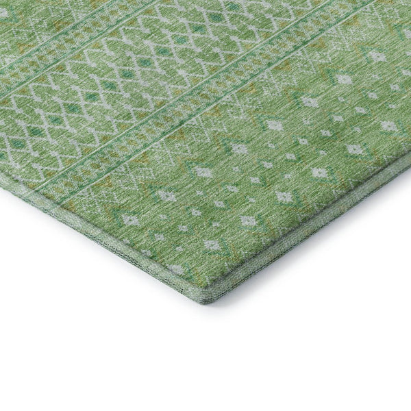 HomeRoots 8' Artichoke Green Tribal Round Rug - Washable, UV Resistant, Durable Polyester for Any Space 657146