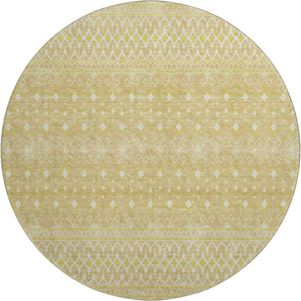 HomeRoots 8' Gold and Ivory Tribal Round Rug - Washable, UV-Protected, Stain-Resistant for High Traffic Areas 657170