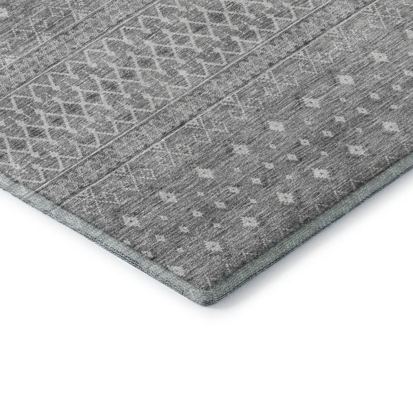 HomeRoots 8' X 10' Stylish Silver & Gray Tribal Area Rug – Washable, UV Protected, Stain Resistant for Homes 657195