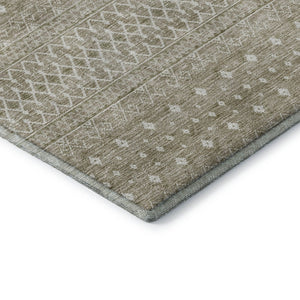 HomeRoots 8' Taupe and Ivory Tribal Round Rug - Stylish, Washable, UV-Protected for High-Traffic Spaces! 657200