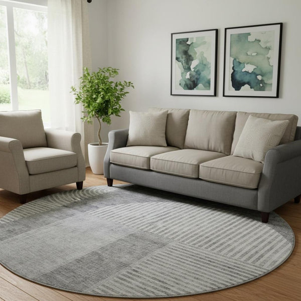 HomeRoots 8' Gray And Ivory Geometric Washable Round Rug - UV Protected, Durable, Perfect for High-Traffic Areas 657266