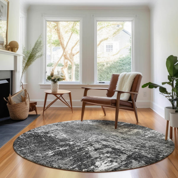 HomeRoots 8' Gray and Ivory Abstract Round Rug – Stylish, Washable, UV Protected for High-Traffic Areas & Outdoors 657518