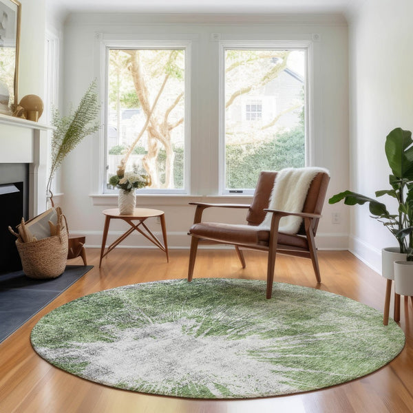HomeRoots 8' Artichoke Green & Ivory Abstract Round Rug - Washable, UV-Protected, Pet-Friendly Design! 657536