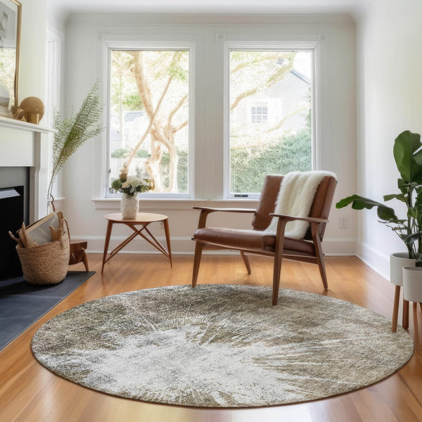 HomeRoots 8' Taupe and Ivory Abstract Round Rug – Washable, Durable, Stylish, UV-Protected for Busy Homes! 657566