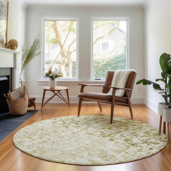 HomeRoots 8' Taupe and Ivory Abstract Round Rug – Washable, UV Protected, Durable, Stylish for Any Space! 657602